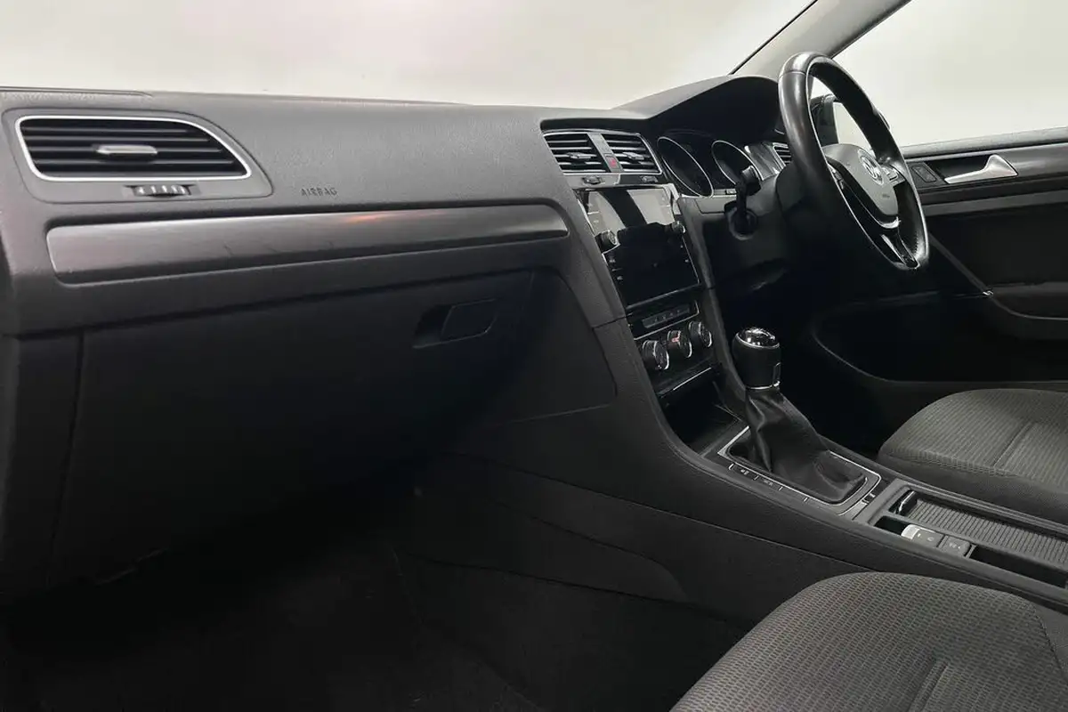 2019-volkswagen-golf-16tdi-match-hatchback-5d-big-5