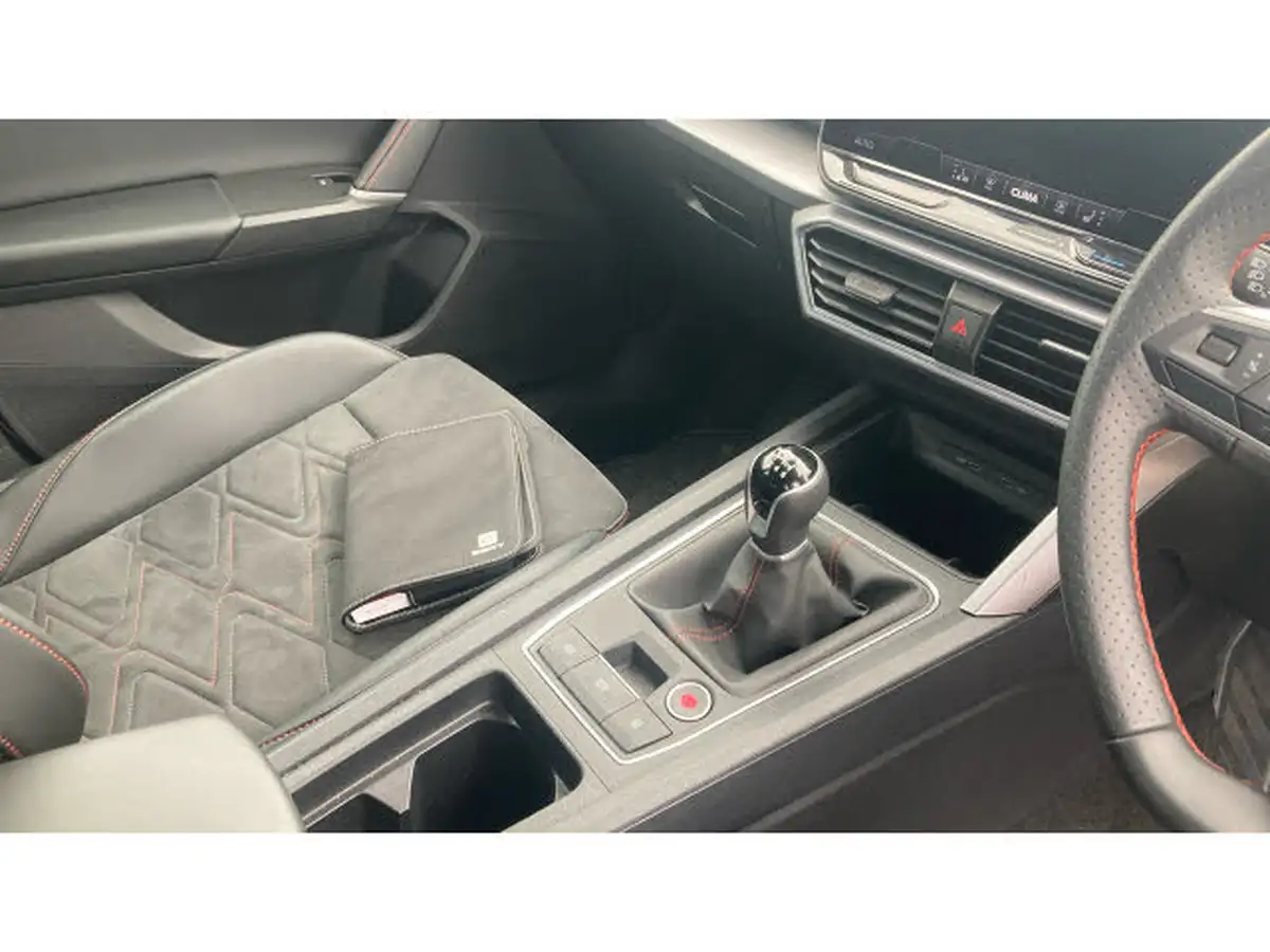 2024-seat-leon-15-e-hybrid-fr-sport-estate-big-13
