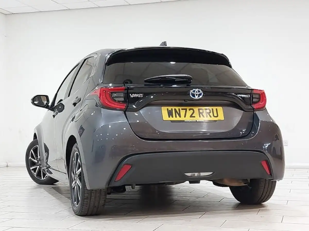 2022-toyota-yaris-15-vvt-i-design-big-1