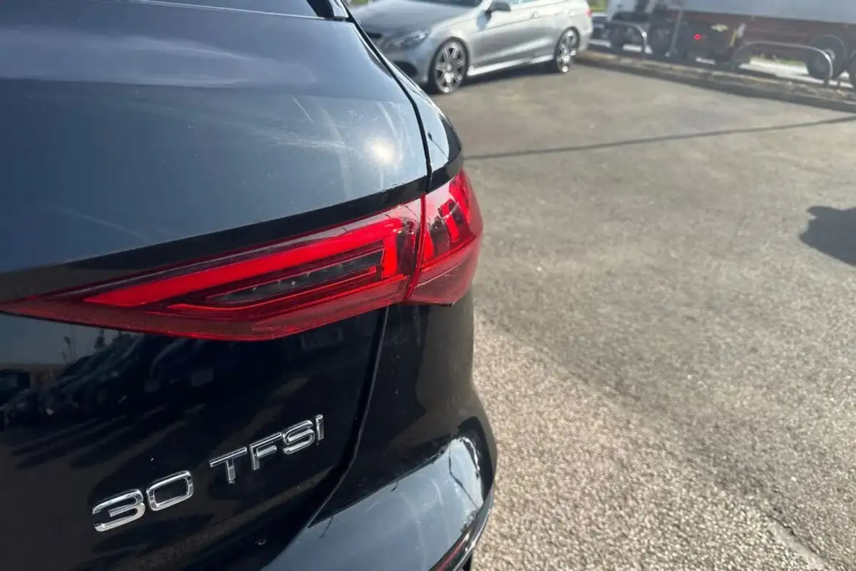 2022-audi-a3-10-30-tfsi-s-line-sportback-5d-big-7