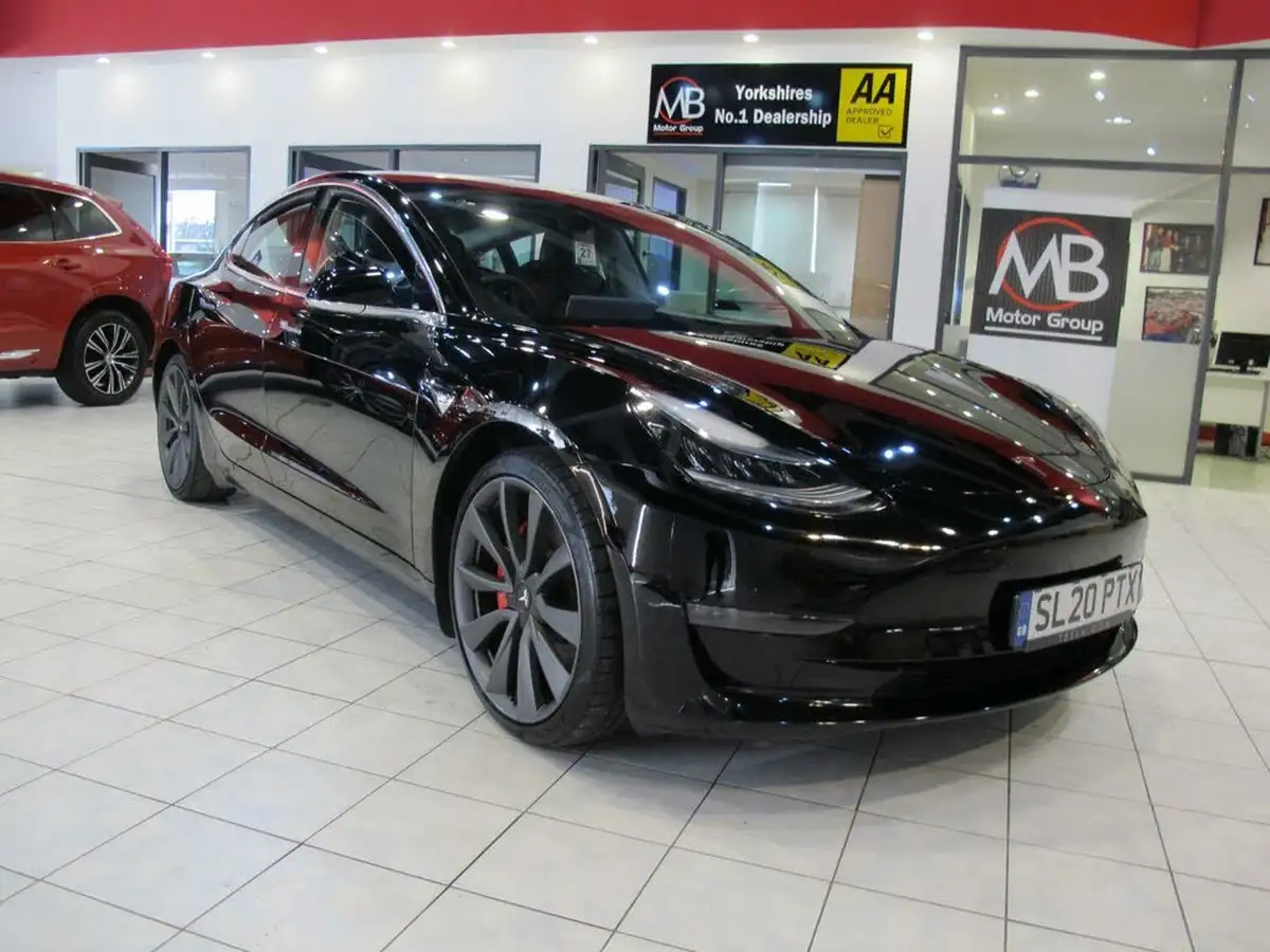 2020-tesla-model-3-e-performance-big-4