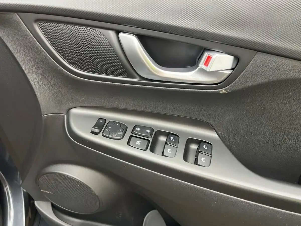 2021-hyundai-kona-e-se-connect-big-13