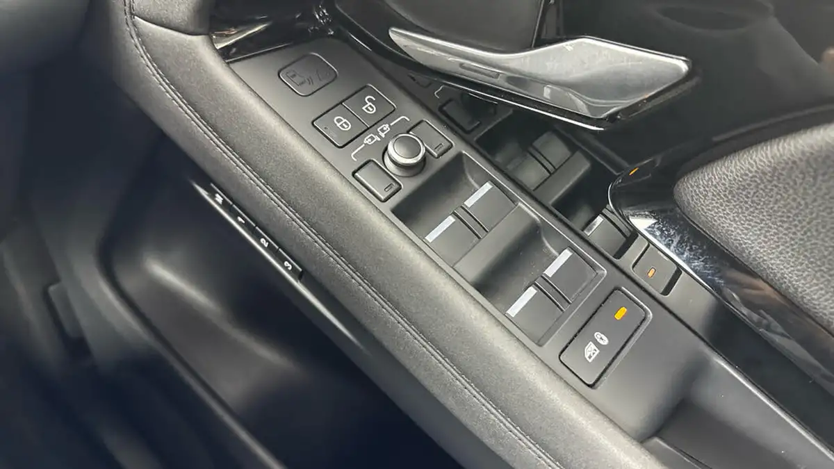 2019-land-rover-range-rover-evoque-20-p200-se-big-20