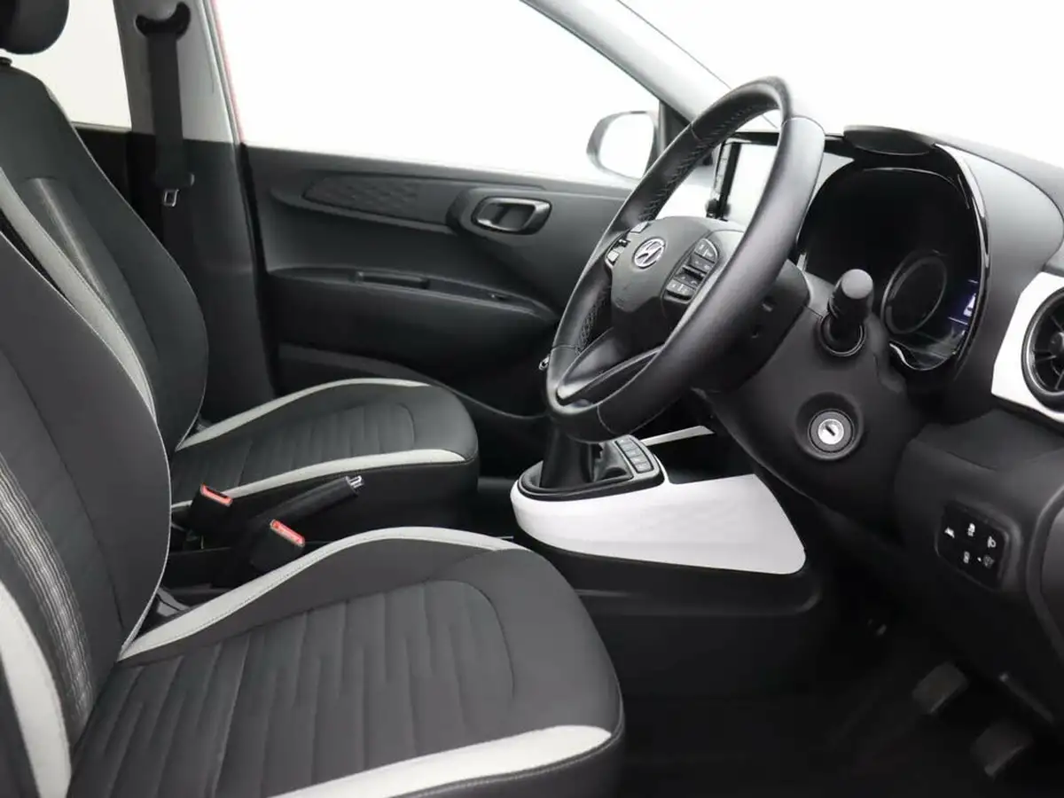 2022-hyundai-i10-12-premium-big-20