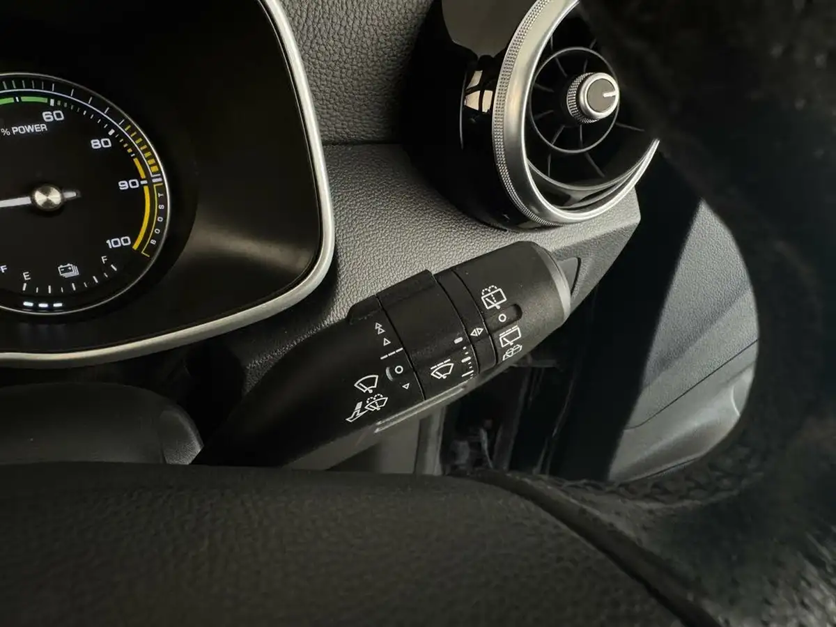 2020-mg-zs-suv-e-exclusive-ev-big-47