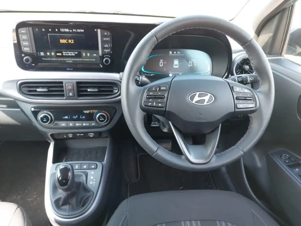 2024-hyundai-i10-12-premium-79ps-auto-big-6