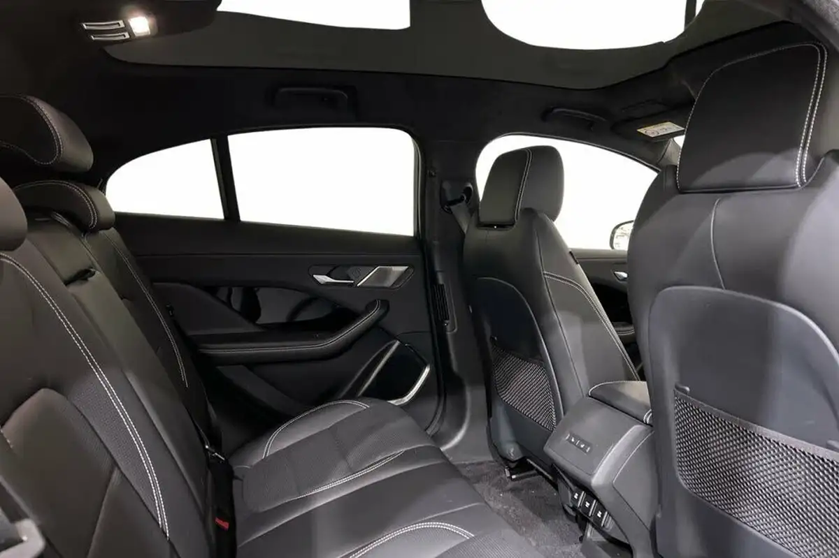 2023-jaguar-i-pace-ev400-hse-black-big-7