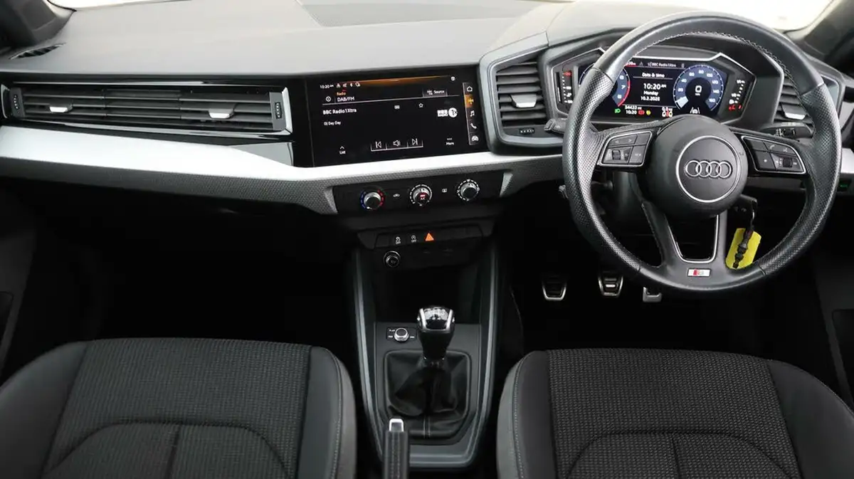 2023-audi-a1-10-25-tfsi-s-line-big-12