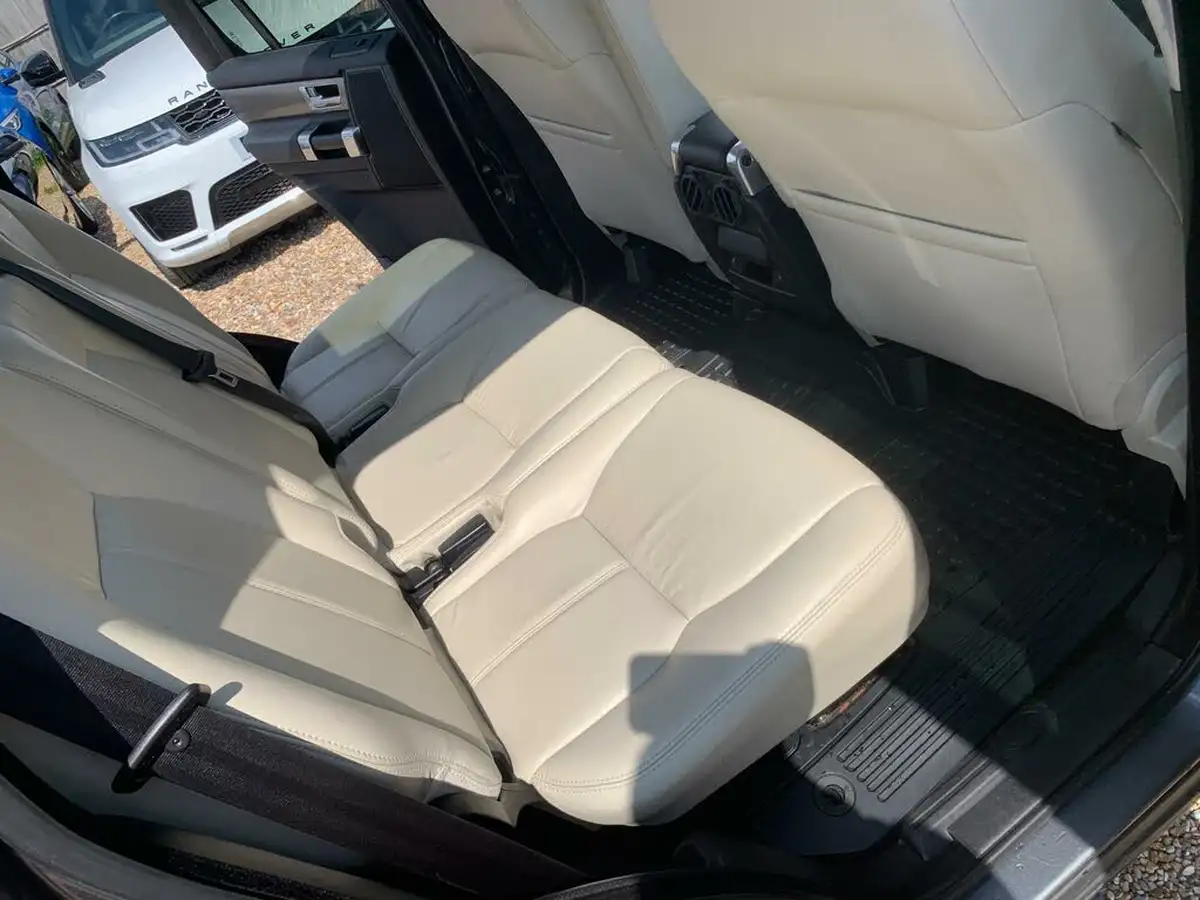 2015-land-rover-discovery-4-30-sd-v6-hse-big-50