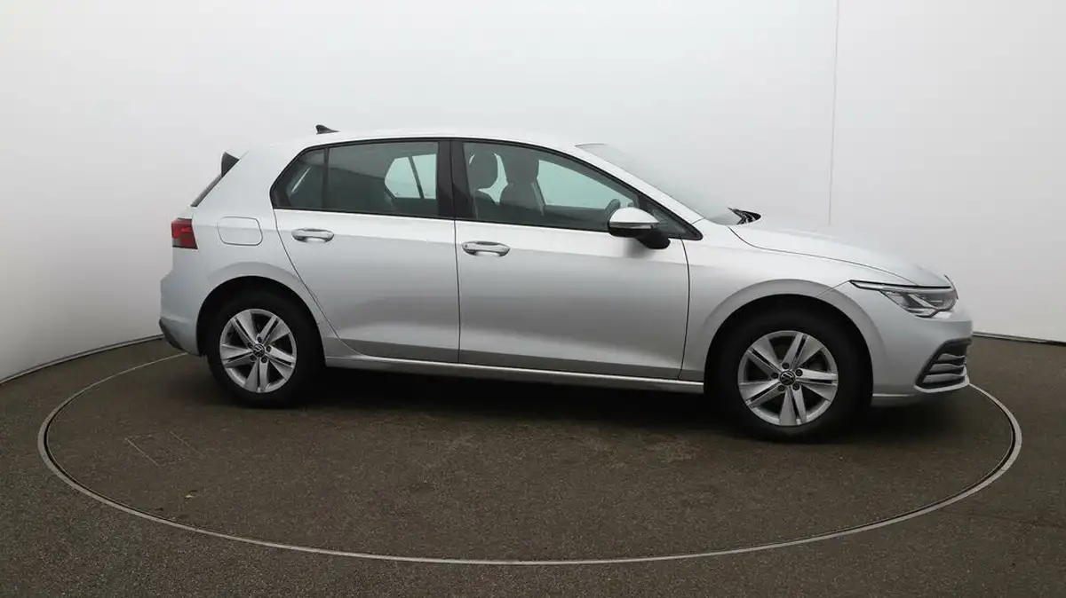 2022-volkswagen-golf-10-tsi-life-hatchback-big-39