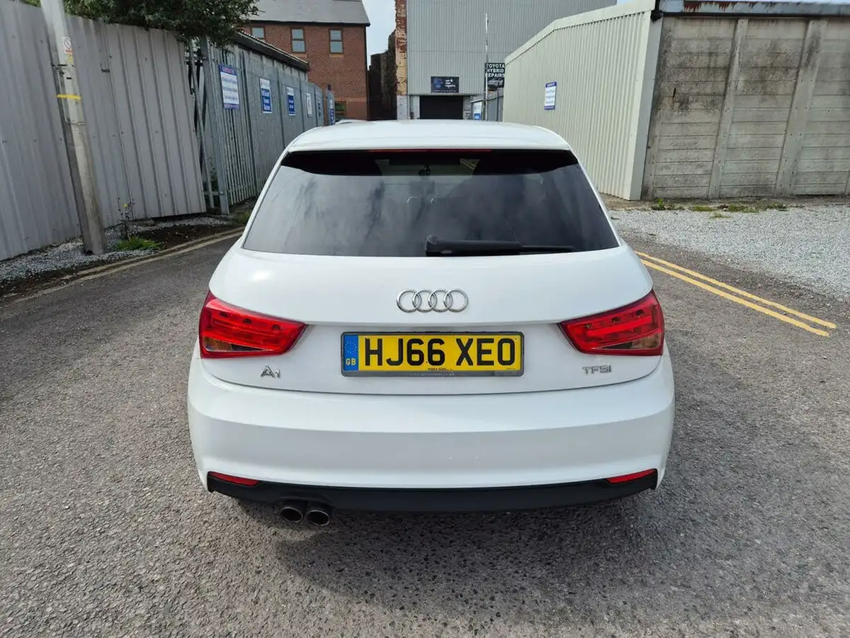2016-audi-a1-14-tfsi-sport-hatchback-3d-big-4