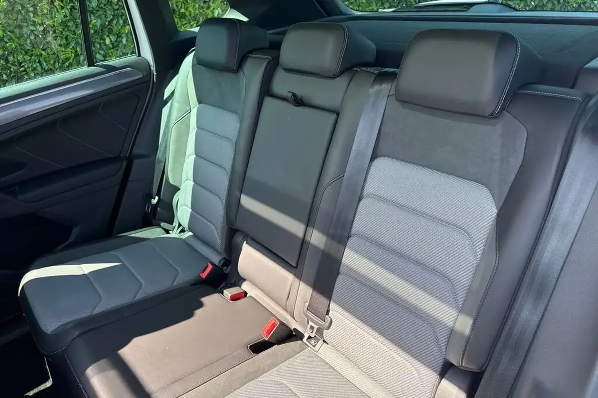 2020-volkswagen-tiguan-20tdi-r-line-tech-150ps-dsg-big-18