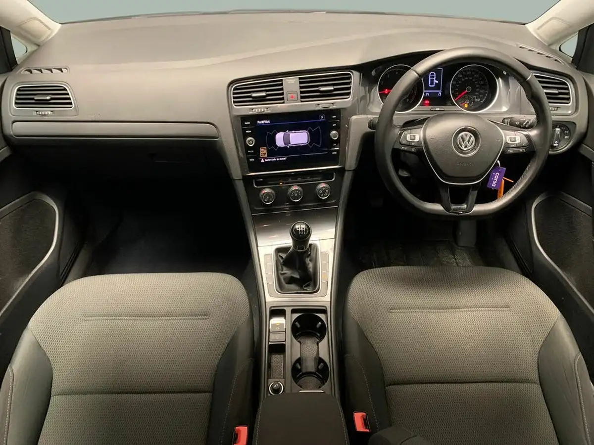 2018-volkswagen-golf-15-tsi-se-nav-130ps-ss-hatchback-5d-big-1