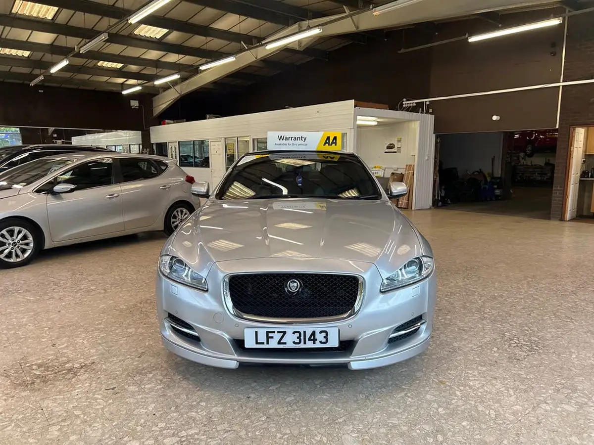 2012-jaguar-xj-series-30td-xj-portfolio-swb-ss-big-1
