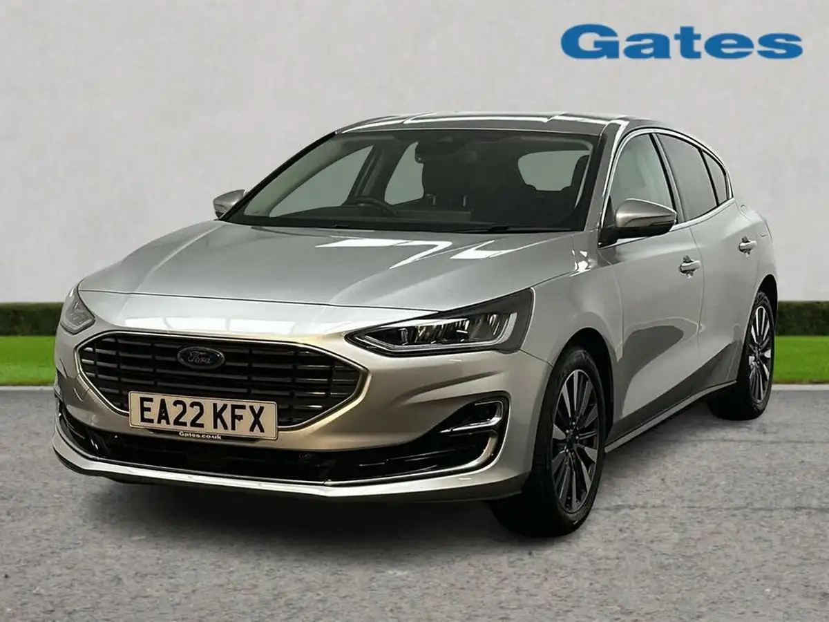 2022-ford-focus-10t-titanium-vignale-125ps-hatchback-big-2