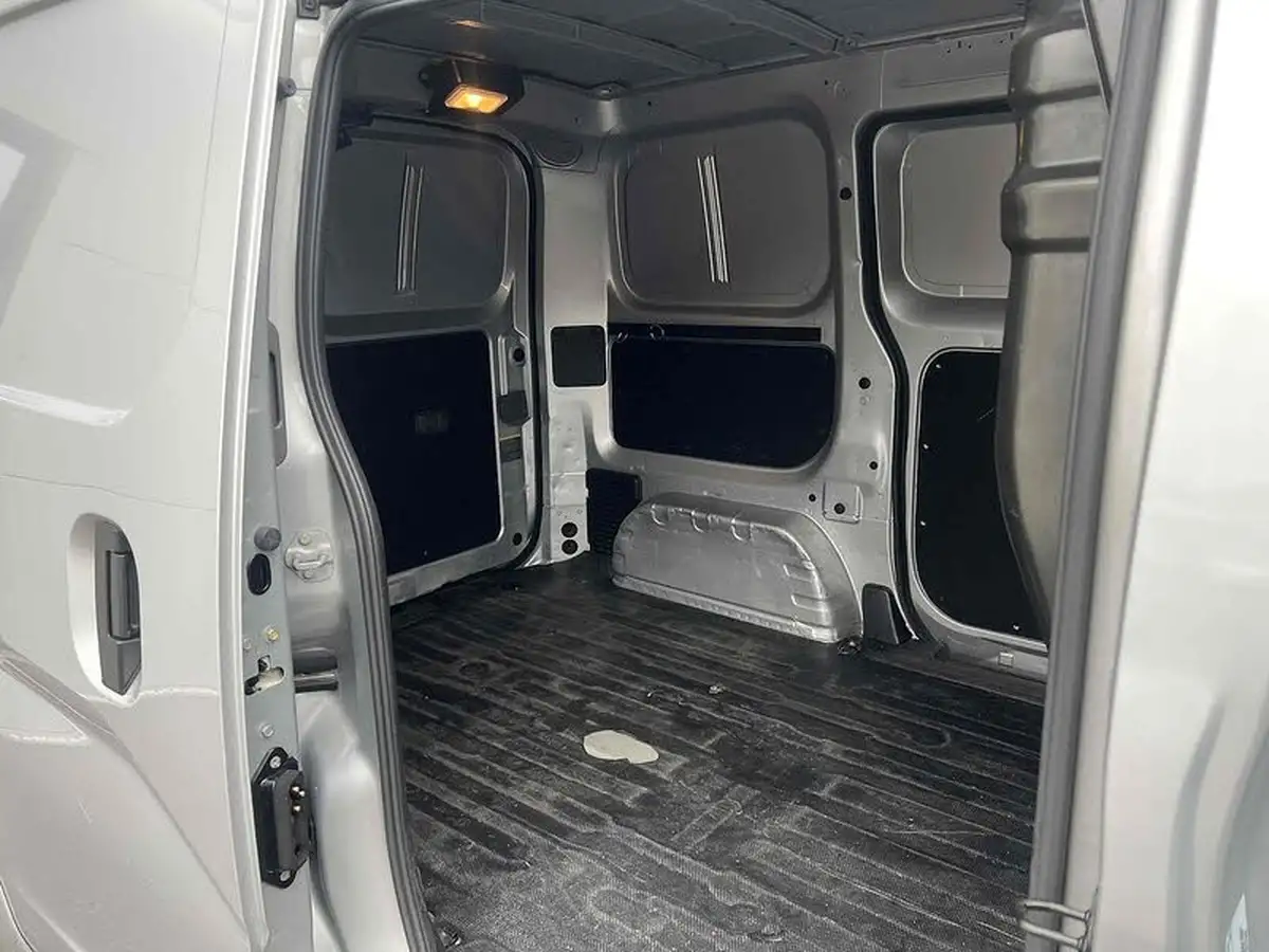 2019-nissan-env200-e-acenta-panel-van-auto-big-9
