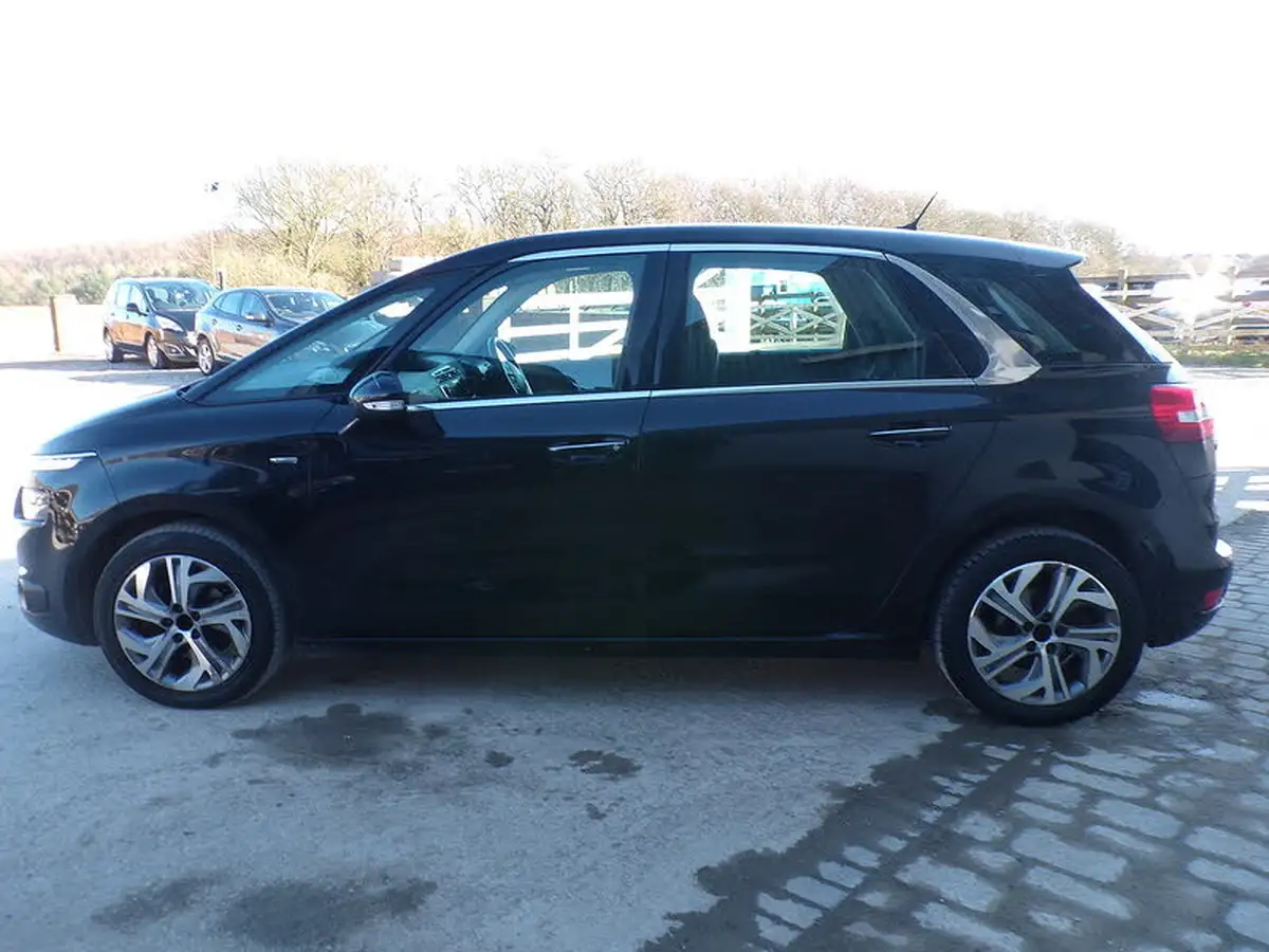 2014-citroen-c4-picasso-16e-hdi-exclusive-big-4