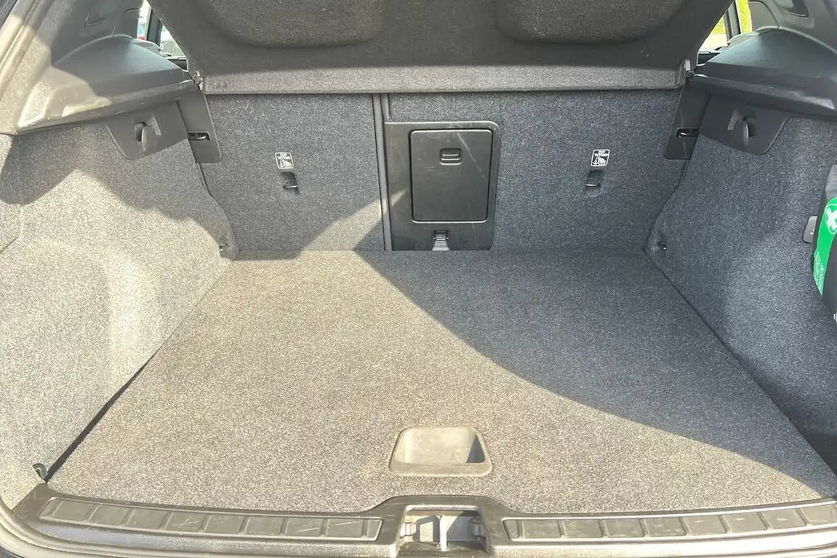 2022-volvo-xc40-20-b3-core-big-7