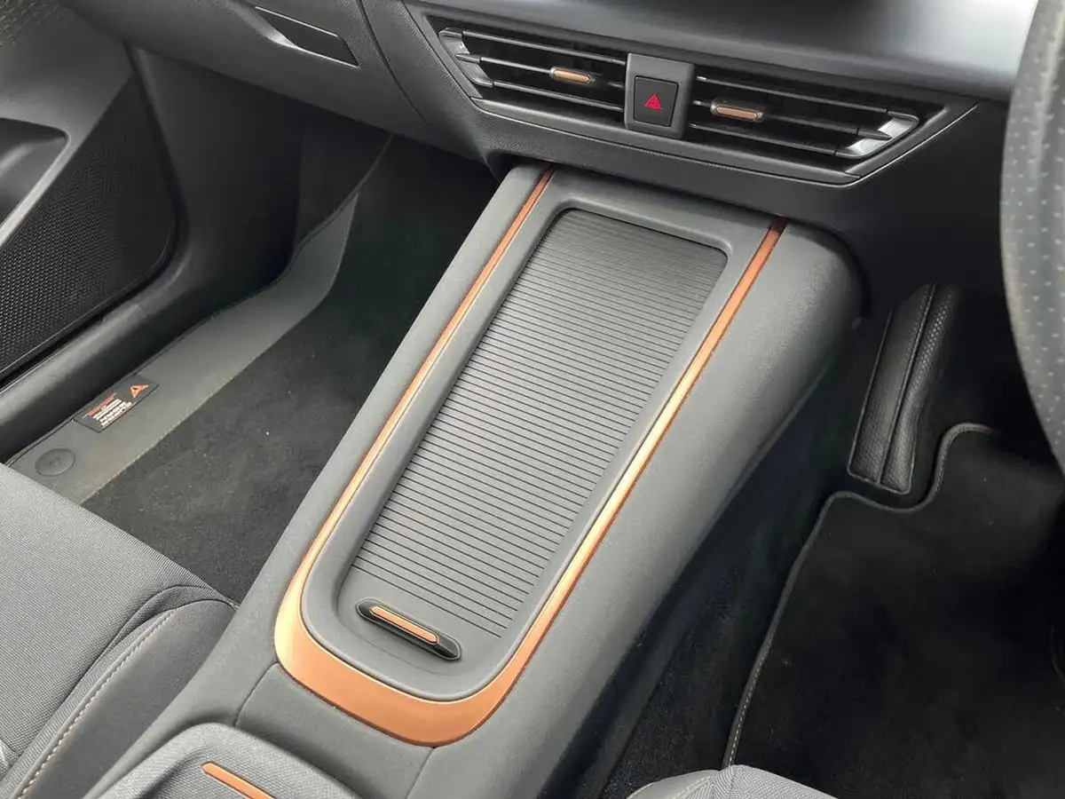 2023-cupra-born-e-v2-204ps-58kwh-big-22