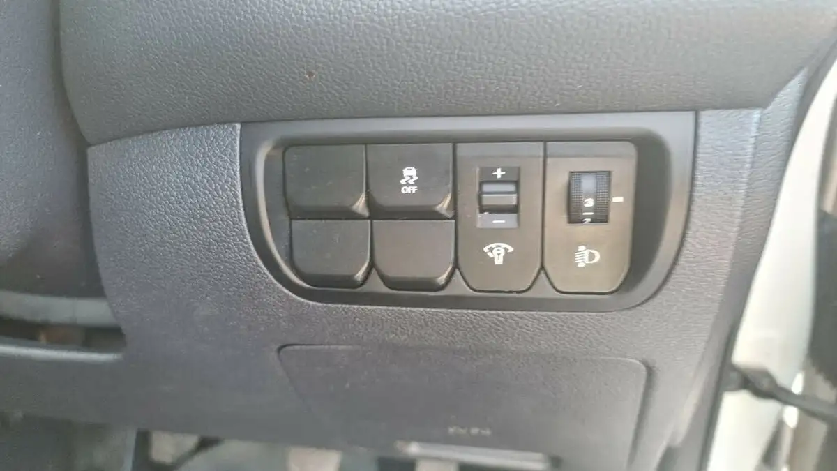 2014-kia-rio-125-2-3d-big-20