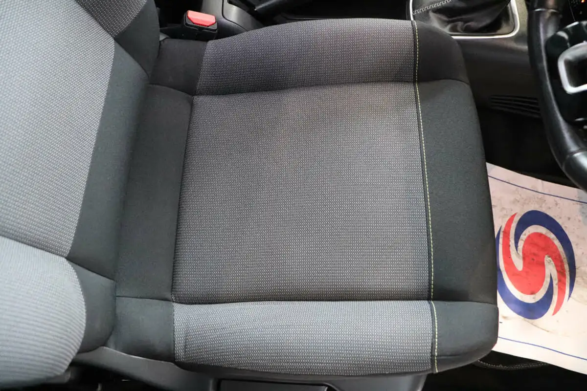 2018-citroen-c3-12-puretech-flair-110ps-ss-eat6-big-20
