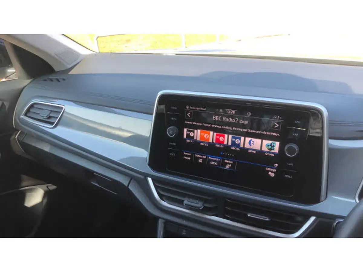 2022-volkswagen-t-roc-10-tsi-style-hatchback-5d-big-34