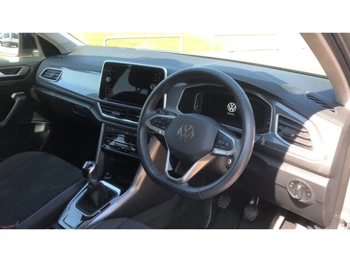 2022-volkswagen-t-roc-10-tsi-style-hatchback-5d-big-10