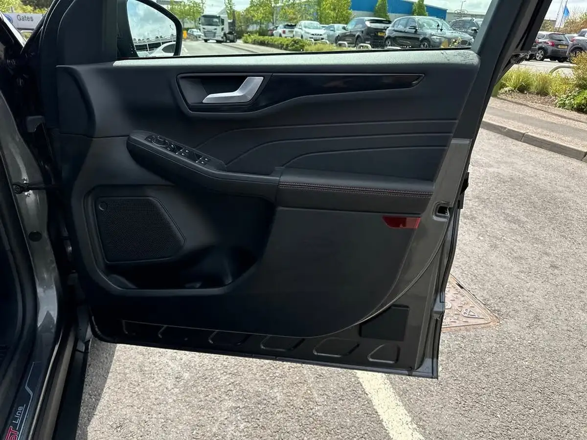 2024-ford-kuga-25t-st-line-x-edition-190ps-fhev-big-34