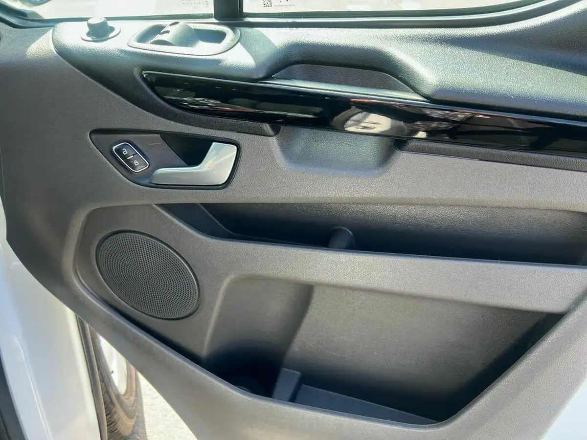2023-ford-transit-custom-big-34