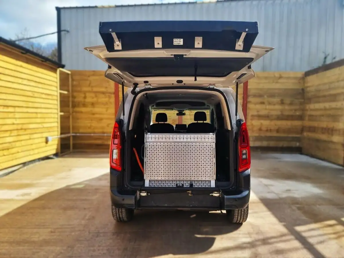 2020-citroen-berlingo-15bluehdi-feel-m-size-100ps-big-13