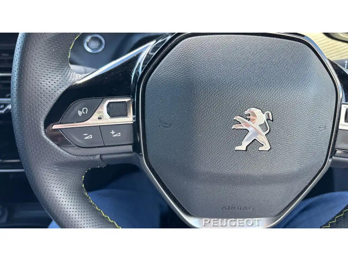 2022-peugeot-2008-suv-e-gt-premium-big-27