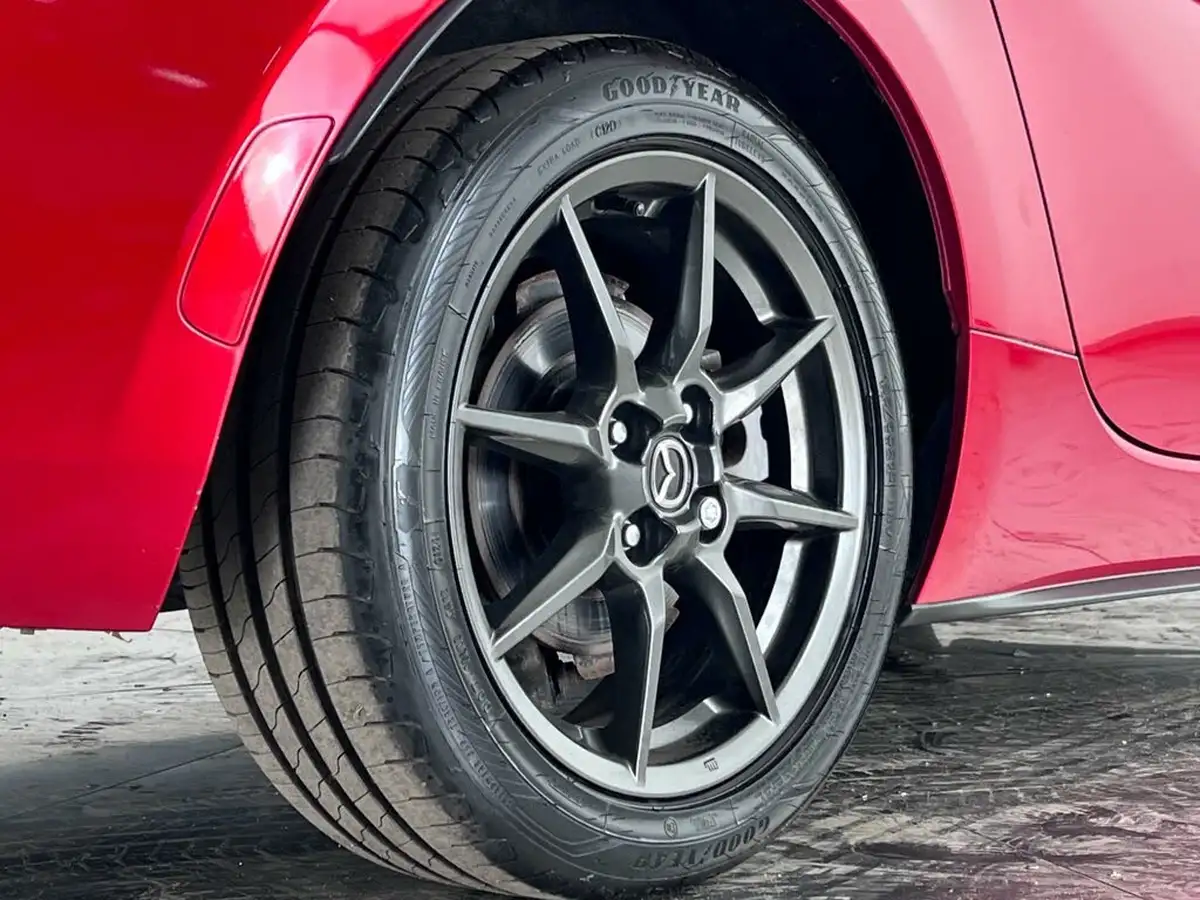 2015-mazda-mx-5-15-sport-nav-big-13