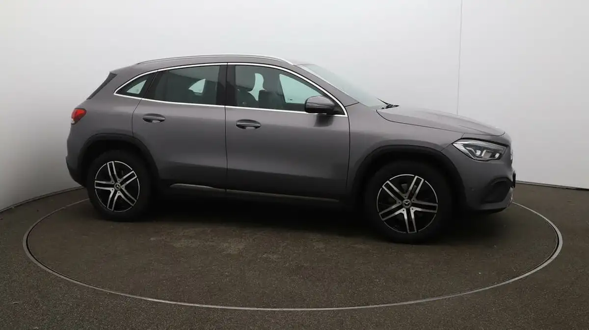 2021-mercedes-benz-gla-class-13-gla-200-sport-executive-big-40