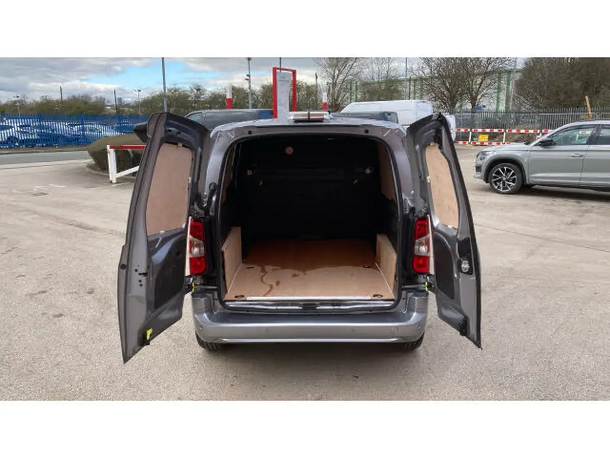 2021-citroen-berlingo-15bluehdi-1000-driver-130pseu6dt-e-ss-eat8-big-3