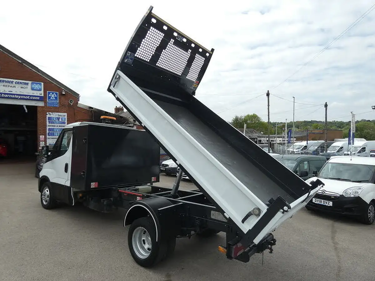 2016-iveco-daily-c-class-23td-35c13-3750-chassis-cab-big-37