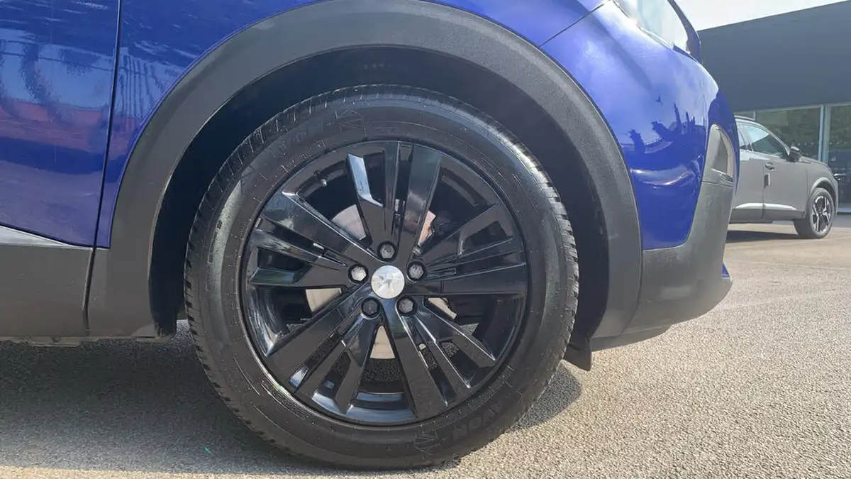 2018-peugeot-3008-suv-16-bluehdi-active-120bhp-eat6-big-16