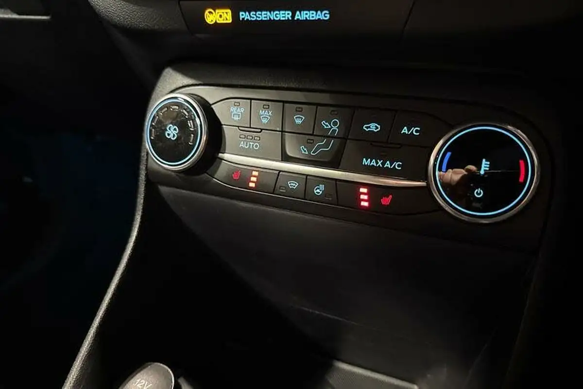 2022-ford-fiesta-10t-st-line-x-100ps-big-29