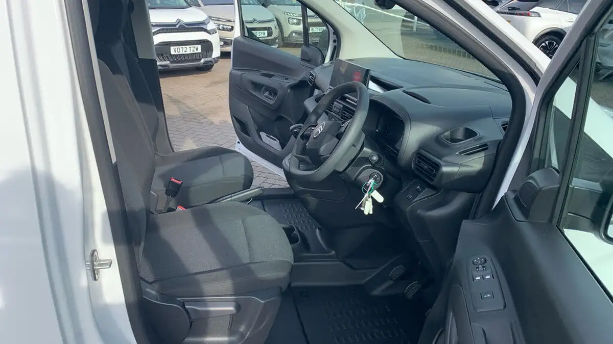 2024-citroen-berlingo-15-bluehdi-m-enterprise-100pseu6e-big-9