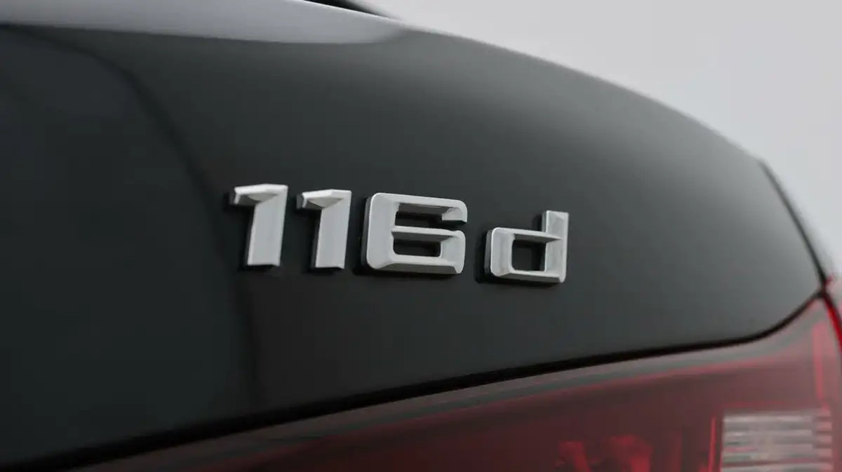 2022-bmw-1-series-15td-116d-sport-dct-big-21