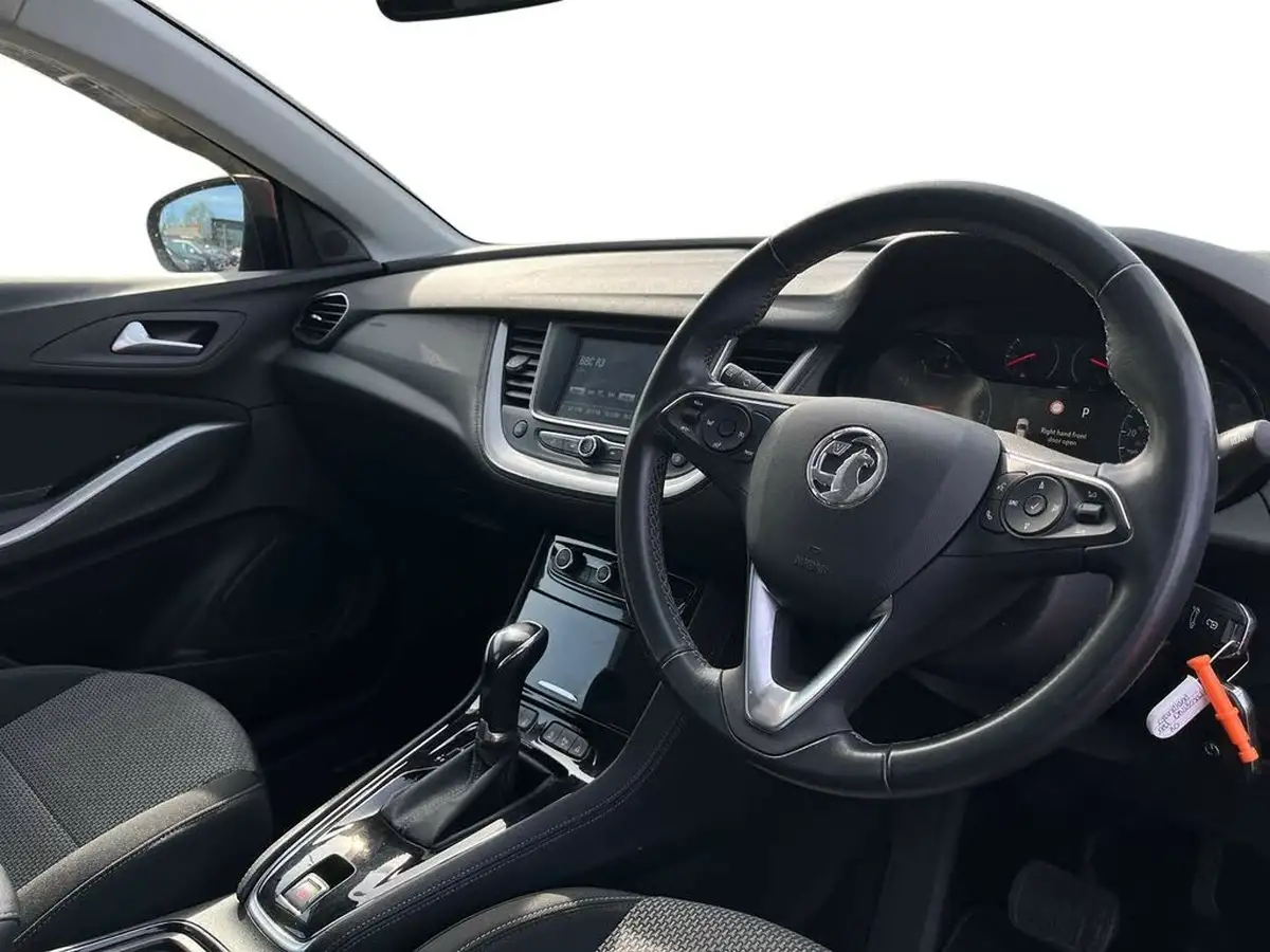 2018-vauxhall-grandland-x-12-se-132ps-auto-big-4