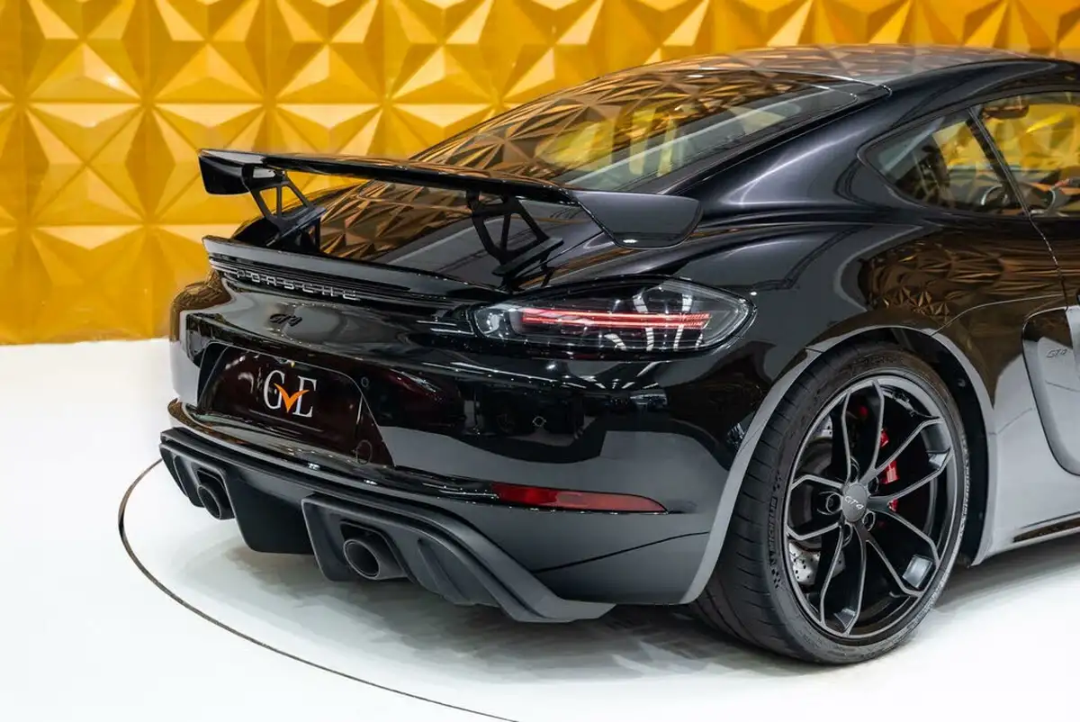 2022-porsche-cayman-718-40-cayman-gt4-big-29