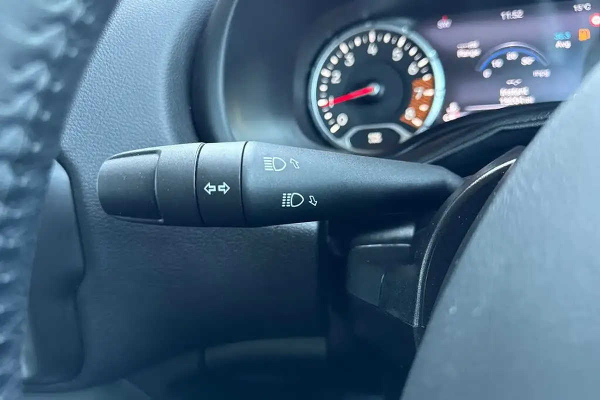 2021-jeep-renegade-10-gse-limited-big-39