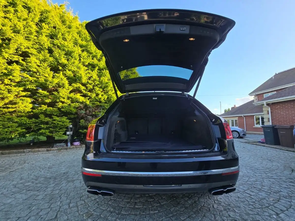 2019-bentley-bentayga-40-v8-big-15