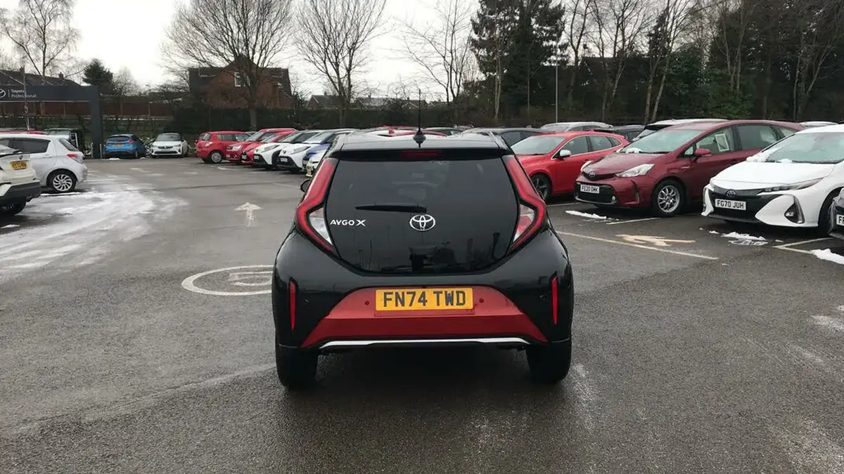 2024-toyota-aygo-x-10-vvt-i-exclusive-big-18