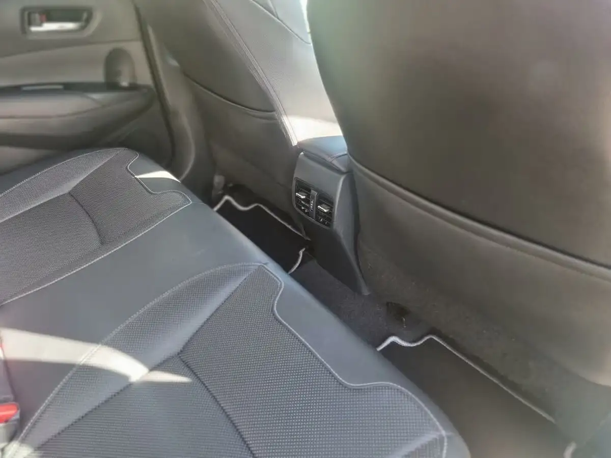 2020-toyota-corolla-18-vvt-i-excel-trk-hatchback-big-40