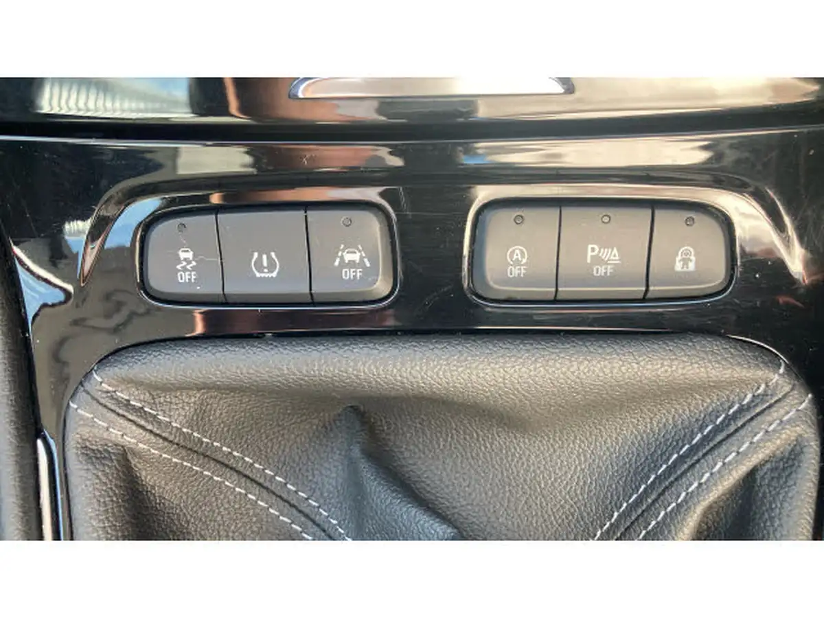 2019-vauxhall-grandland-x-12-tech-line-nav-big-26