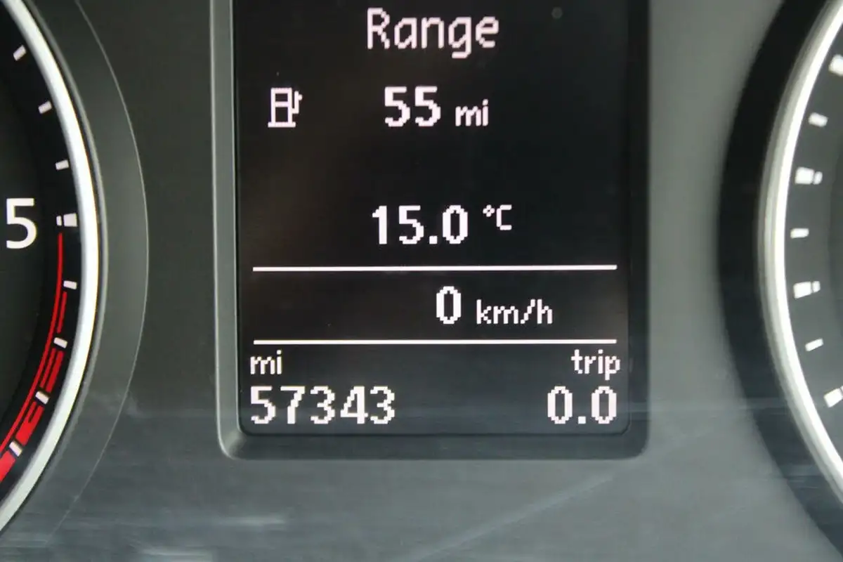 2019-volkswagen-transporter-big-43