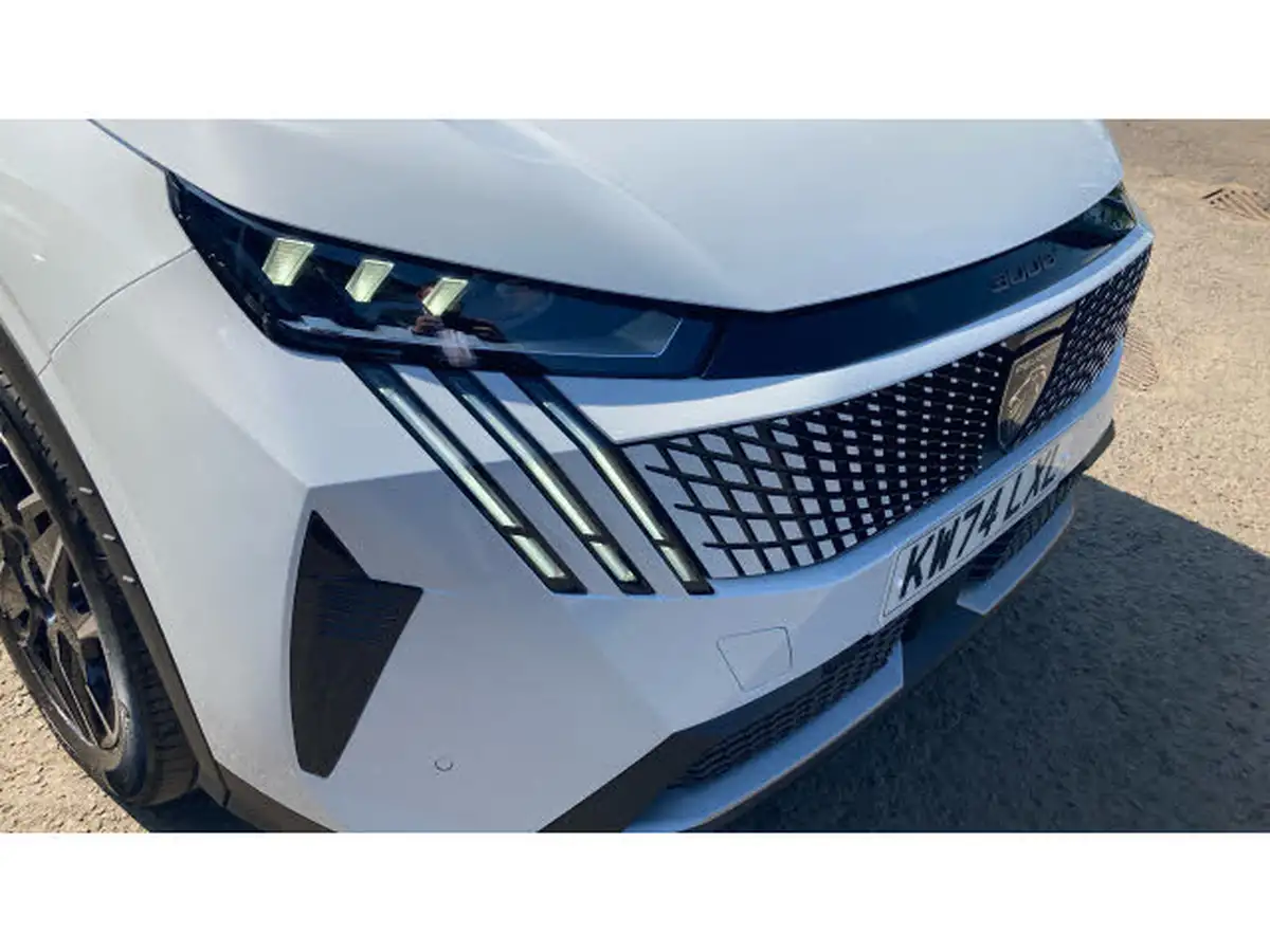 2025-peugeot-3008-suv-12-puretech-gt-136ps-hybrid-e-dsc6-big-40
