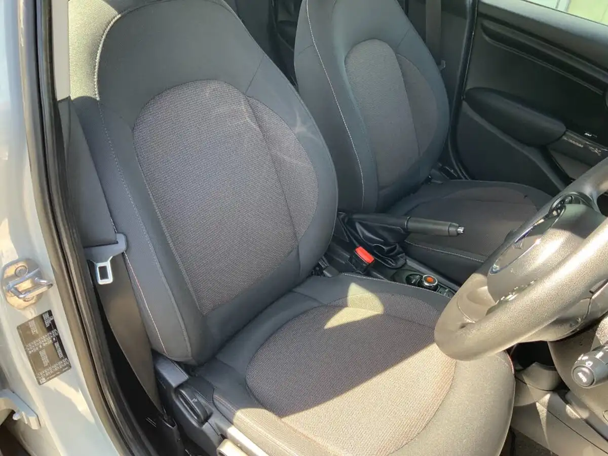 2019-mini-cooper-15-cooper-classic-hatchback-5d-big-10
