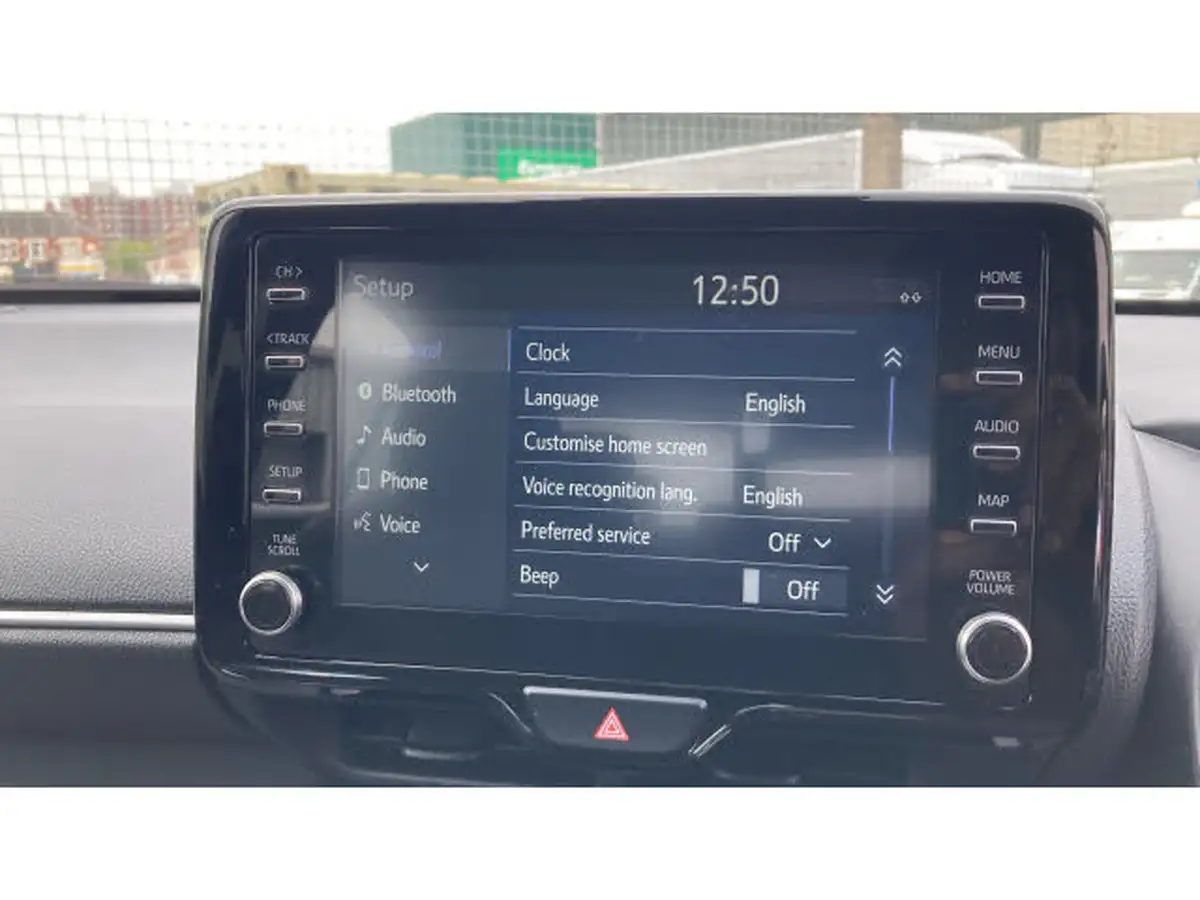 2023-toyota-yaris-cross-15-vvt-i-icon-big-25